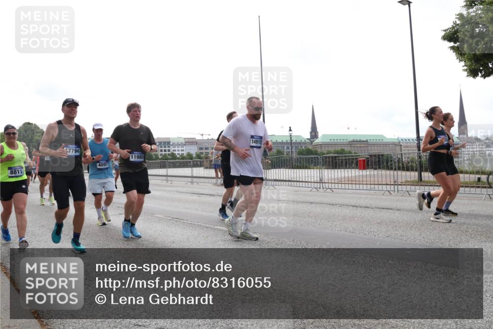 29.06.2025 - hella hamburg halbmarathon Lena Gebhardt http://msf.ph/oto/8316055 29.06.2025 10:37:26 Lombardsbrücke 8811, 7794, 4097, 11980, 14915, 1022, 1276, 1337, 1339, 1488, 1490, 1597, 1819, 2016, 2031, 2072, 2104, 2199, 2272, 2480, 2486, 2640, 2853, 3127, 3230, 3633, 3714, 4097, 4347, 4733, 5146, 5171, 5186, 5224, 5538, 5560, 5640, 5786, 5790, 5875, 5940, 6172, 6243, 6584, 6804, 6821, 6955, 7085, 7124, 7202, 7235, 7350, 7544, 7707, 7777, 7823, 8007, 8257, 8258, 8315, 8758, 8811, 8843, 9054, 9055, 9524, 10506, 12123, 12254, 12472, 12824, 16680, 17798 meine-sportfotos.de