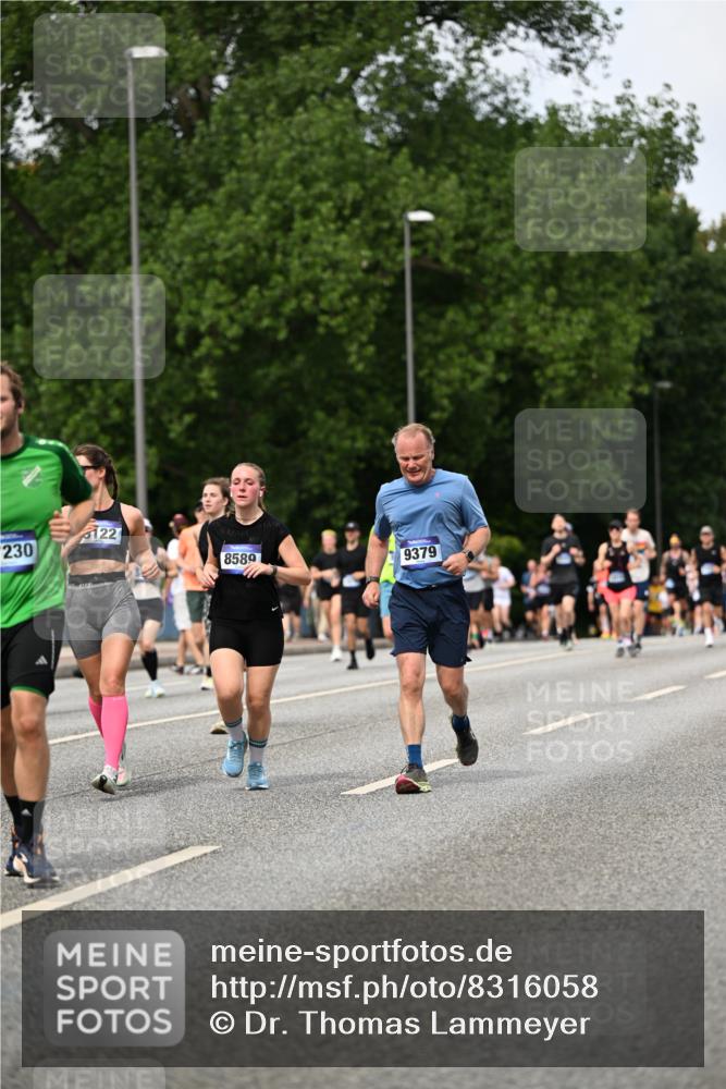 29.06.2025 - hella hamburg halbmarathon Dr. Thomas Lammeyer http://msf.ph/oto/8316058 29.06.2025 10:38:45 Kennedybrücke 2355, 2376, 2510, 2511, 2751, 2801, 3145, 3420, 3829, 4479, 4540, 4942, 5453, 5609, 6105, 6171, 6310, 6329, 6727, 6843, 7299, 7644, 8021, 8589, 8965, 9379, 9448, 9514, 10674, 11122, 11245 meine-sportfotos.de