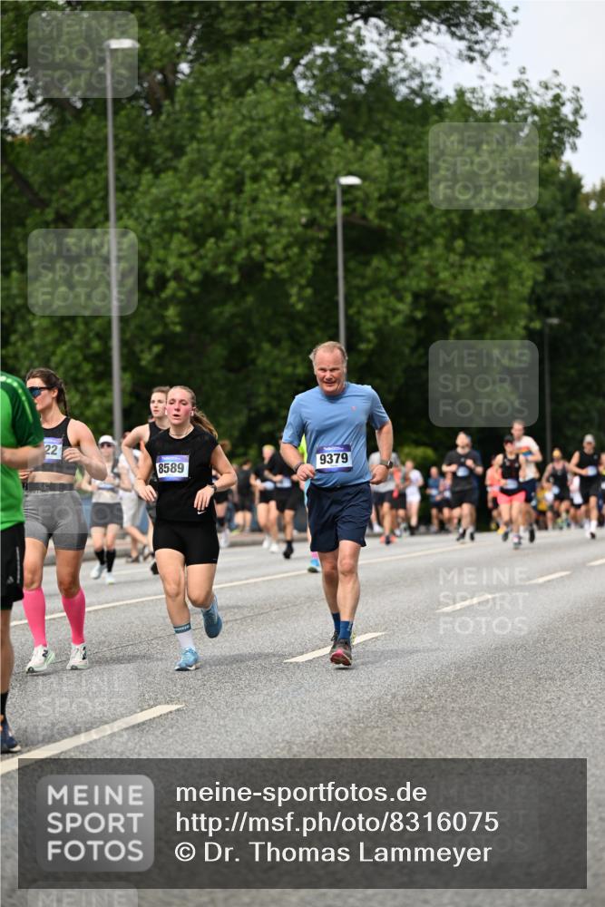 29.06.2025 - hella hamburg halbmarathon Dr. Thomas Lammeyer http://msf.ph/oto/8316075 29.06.2025 10:38:46 Kennedybrücke 2355, 2376, 2510, 2511, 2751, 2801, 3145, 3420, 3829, 4479, 4540, 4942, 5453, 5609, 6105, 6171, 6310, 6329, 6727, 6843, 7299, 7644, 8021, 8589, 8965, 9379, 9448, 9514, 10674, 11122, 11245 meine-sportfotos.de