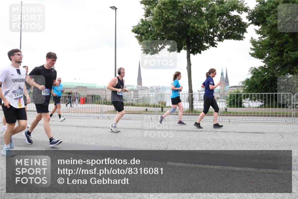 29.06.2025 - hella hamburg halbmarathon Lena Gebhardt http://msf.ph/oto/8316081 29.06.2025 10:56:52 Lombardsbrücke 12354, 17, 12328, 1047, 1207, 2143, 2307, 2871, 2887, 2915, 2932, 2991, 3348, 3387, 3418, 3438, 3470, 3485, 3516, 3517, 3520, 3614, 3675, 3676, 3953, 3987, 4094, 4118, 4241, 4485, 4568, 4569, 4611, 4773, 4998, 5057, 5237, 5438, 5589, 5639, 5911, 5944, 6053, 6284, 6348, 6349, 6690, 6832, 6981, 7090, 7307, 7381, 7416, 7417, 7592, 7711, 7964, 8039, 8108, 8150, 8197, 8224, 8546, 8606, 8679, 8939, 8943, 9172, 9210, 9298, 9299, 9910, 10555, 10569, 10571 meine-sportfotos.de