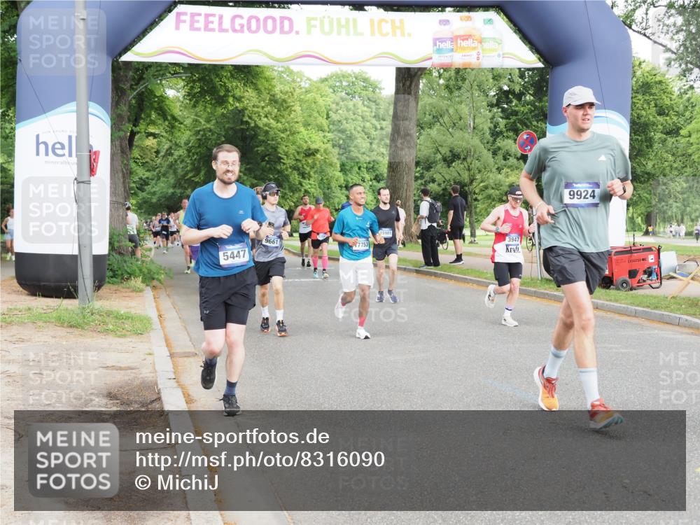 29.06.2025 - hella hamburg halbmarathon MichiJ http://msf.ph/oto/8316090 29.06.2025 10:36:36 Zwischen KM18-KM19 1320, 3947, 4933, 5447, 5705, 8302, 9126, 9638, 9661, 9924, 9965, 10053, 10750, 12035, 12840, 14257, 15981, 16000, 17127, 17753, 18350, 18598 meine-sportfotos.de