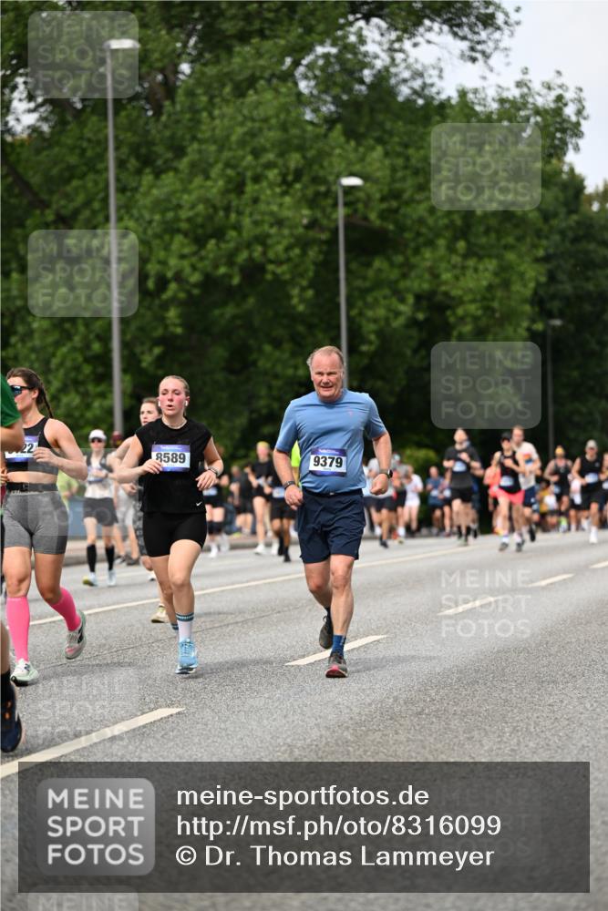 29.06.2025 - hella hamburg halbmarathon Dr. Thomas Lammeyer http://msf.ph/oto/8316099 29.06.2025 10:38:46 Kennedybrücke 2355, 2376, 2510, 2511, 2751, 2801, 3145, 3420, 3829, 4479, 4540, 4942, 5453, 5609, 6105, 6171, 6310, 6329, 6727, 6843, 7299, 7644, 8021, 8589, 8965, 9379, 9448, 9514, 10674, 11122, 11245 meine-sportfotos.de