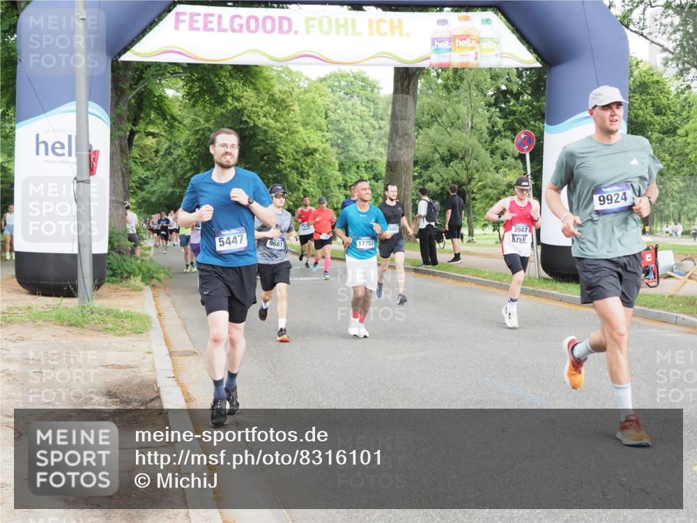 29.06.2025 - hella hamburg halbmarathon MichiJ http://msf.ph/oto/8316101 29.06.2025 10:36:36 Zwischen KM18-KM19 1320, 3947, 4933, 5447, 5705, 8302, 9126, 9638, 9661, 9924, 9965, 10053, 10750, 12035, 12840, 14257, 15981, 16000, 17127, 17753, 18350, 18598 meine-sportfotos.de