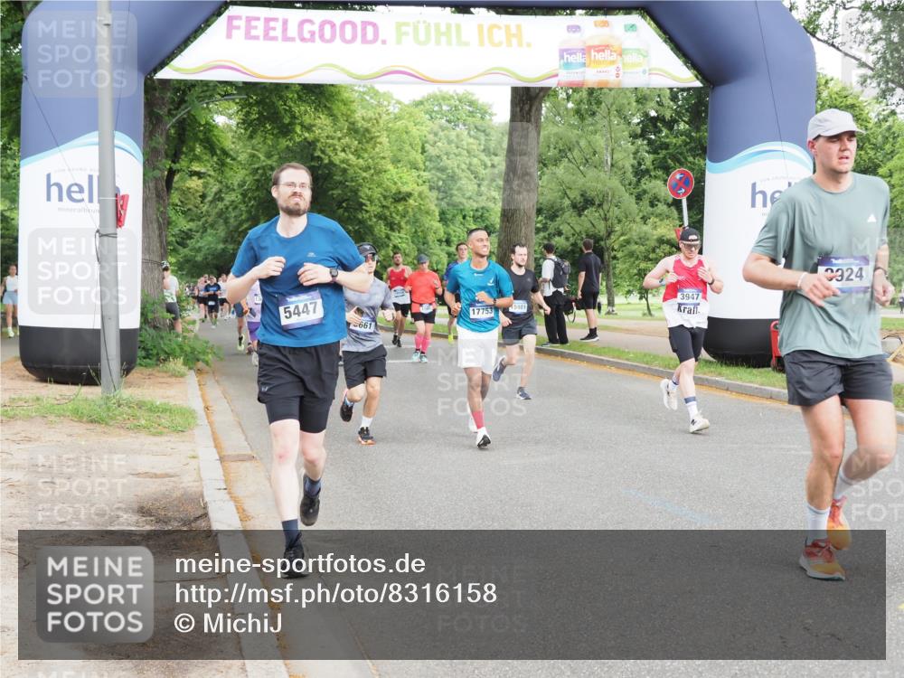 29.06.2025 - hella hamburg halbmarathon MichiJ http://msf.ph/oto/8316158 29.06.2025 10:36:36 Zwischen KM18-KM19 1320, 3947, 4933, 5447, 5705, 8302, 9126, 9638, 9661, 9924, 9965, 10053, 10750, 12035, 12840, 14257, 15981, 16000, 17127, 17753, 18350, 18598 meine-sportfotos.de