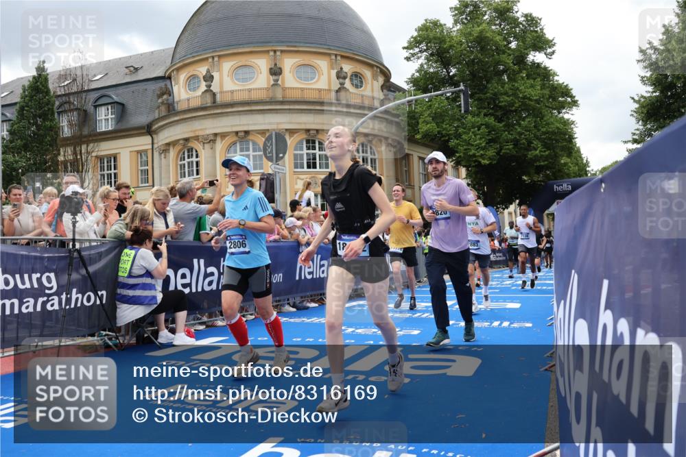 29.06.2025 - hella hamburg halbmarathon Strokosch-Dieckow http://msf.ph/oto/8316169 29.06.2025 10:57:53 Ziel 1200, 2025, 2034, 2806, 2883, 3093, 3575, 4579, 5391, 6531, 7138, 7159, 7189, 7269, 8089, 9820, 10599, 10703, 11394, 12378, 12523, 13376, 13465, 14737, 14881, 15090, 15349, 15527, 16517, 17543, 18492, 18762 meine-sportfotos.de
