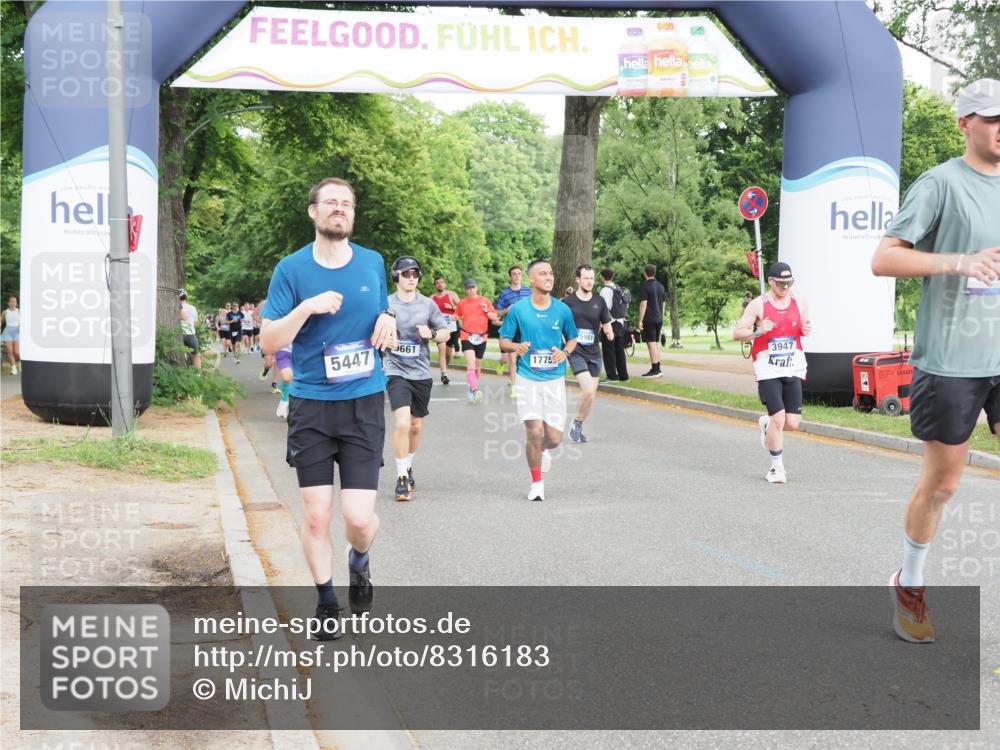 29.06.2025 - hella hamburg halbmarathon MichiJ http://msf.ph/oto/8316183 29.06.2025 10:36:36 Zwischen KM18-KM19 1320, 3947, 4933, 5447, 5705, 8302, 9126, 9638, 9661, 9924, 9965, 10053, 10750, 12035, 12840, 14257, 15981, 16000, 17127, 17753, 18350, 18598 meine-sportfotos.de