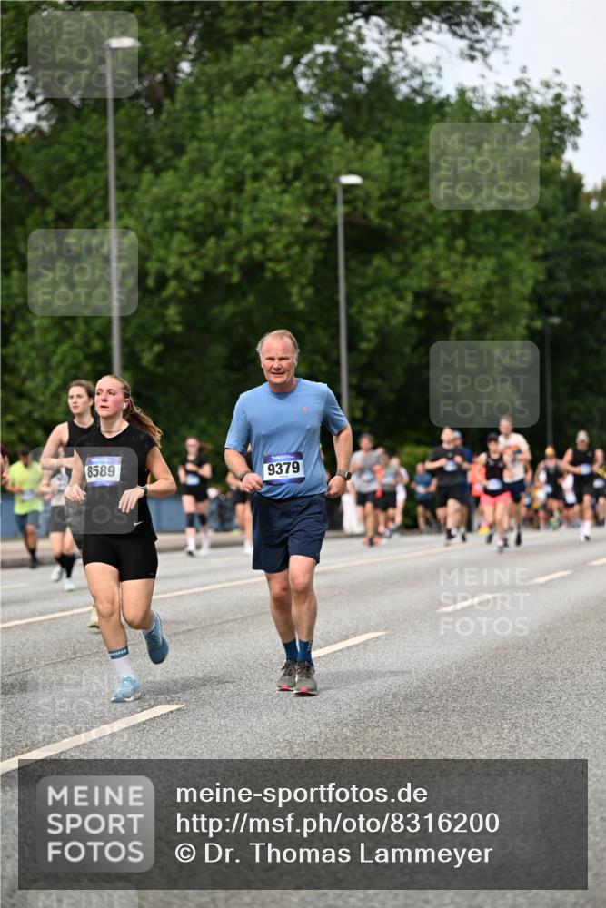 29.06.2025 - hella hamburg halbmarathon Dr. Thomas Lammeyer http://msf.ph/oto/8316200 29.06.2025 10:38:46 Kennedybrücke 2355, 2376, 2510, 2511, 2751, 2801, 3145, 3420, 3829, 4479, 4540, 4942, 5453, 5609, 6105, 6171, 6310, 6329, 6727, 6843, 7299, 7644, 8021, 8589, 8965, 9379, 9448, 9514, 10674, 11122, 11245 meine-sportfotos.de