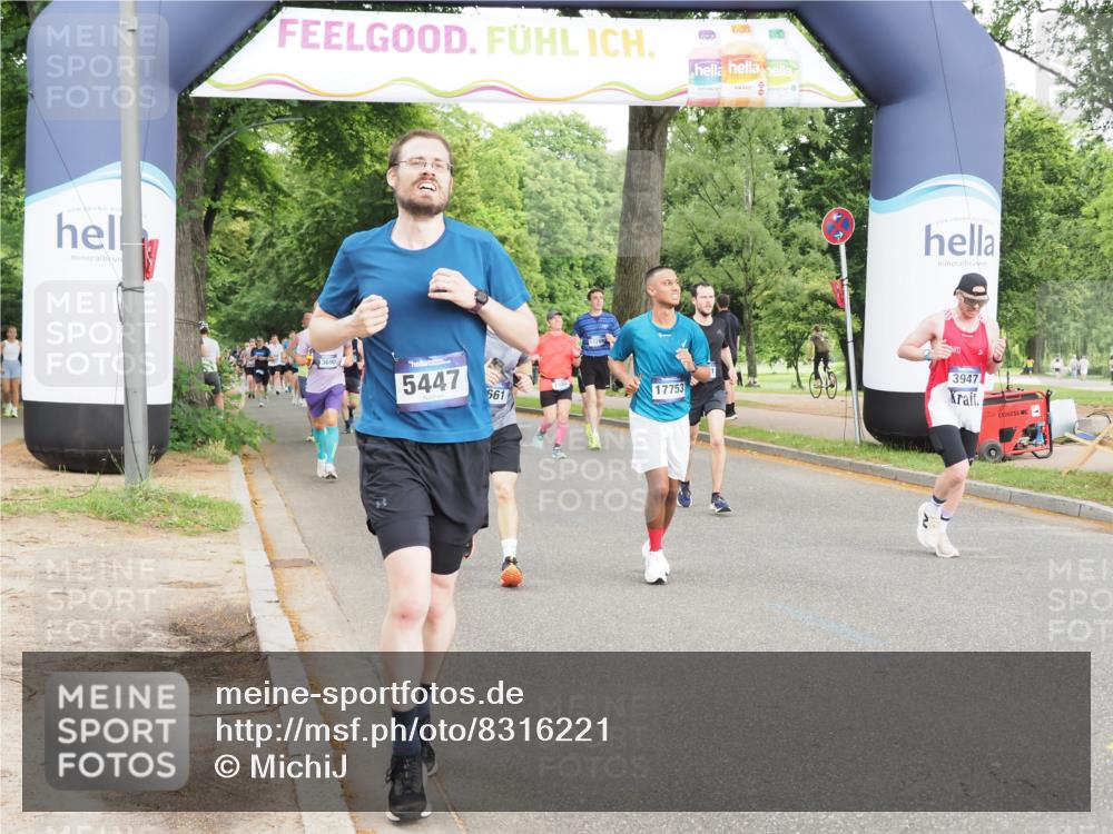 29.06.2025 - hella hamburg halbmarathon MichiJ http://msf.ph/oto/8316221 29.06.2025 10:36:36 Zwischen KM18-KM19 1320, 3947, 4933, 5447, 5705, 8302, 9126, 9638, 9661, 9924, 9965, 10053, 10750, 12035, 12840, 14257, 15981, 16000, 17127, 17753, 18350, 18598 meine-sportfotos.de