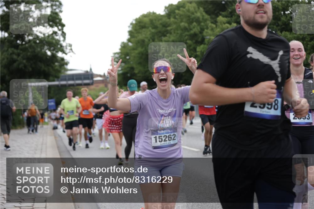 29.06.2025 - hella hamburg halbmarathon Jannik Wohlers http://msf.ph/oto/8316229 29.06.2025 10:38:51 Lombardsbrücke 1760, 1856, 1883, 2092, 2571, 2574, 2843, 2893, 2998, 3275, 3353, 3727, 4410, 4523, 4603, 4659, 4855, 4882, 6112, 6342, 6343, 6611, 7341, 7501, 7506, 7524, 7589, 7815, 8203, 8243, 8457, 9393, 9420, 9446, 9974, 9977, 10001, 10315, 10516, 10696, 10849, 11129, 11201, 11313, 11381, 11382, 11533, 11729, 12090, 12092, 12391, 12410, 12745, 13461, 13519, 14299, 14871, 14956, 15112, 15262, 15536, 15765, 16335, 16382, 16841, 16866, 16869, 16883, 16884, 17313, 17368, 17536 meine-sportfotos.de