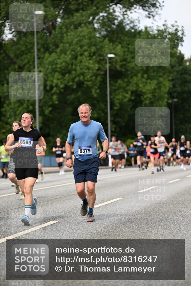 29.06.2025 - hella hamburg halbmarathon Dr. Thomas Lammeyer http://msf.ph/oto/8316247 29.06.2025 10:38:47 Kennedybrücke 2355, 2376, 2510, 2751, 2801, 3145, 3420, 3829, 4479, 4540, 4942, 5453, 5609, 6105, 6171, 6310, 6329, 6843, 7299, 7644, 8021, 8589, 8965, 9379, 9448, 9514, 10674, 11122, 11245 meine-sportfotos.de