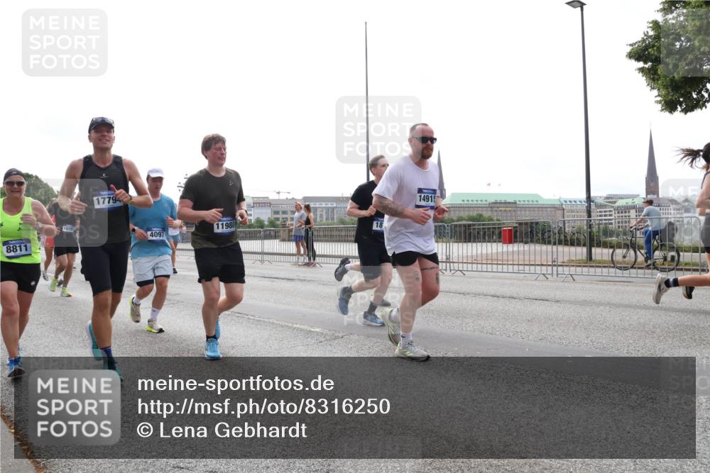 29.06.2025 - hella hamburg halbmarathon Lena Gebhardt http://msf.ph/oto/8316250 29.06.2025 10:37:26 Lombardsbrücke 8811, 1079, 17794, 4097, 11980, 18, 14915, 1022, 1276, 1337, 1339, 1488, 1490, 1597, 1819, 2016, 2031, 2072, 2104, 2199, 2272, 2480, 2486, 2640, 2853, 3127, 3230, 3633, 3714, 4097, 4347, 4733, 5146, 5171, 5186, 5224, 5538, 5560, 5640, 5786, 5790, 5875, 5940, 6172, 6243, 6584, 6804, 6821, 6955, 7085, 7124, 7202, 7235, 7350, 7544, 7707, 7777, 7823, 8007, 8257, 8258, 8315, 8758, 8811, 8843, 9054, 9055, 9524, 10506, 12123, 12254, 12472, 12824, 16680, 17798 meine-sportfotos.de