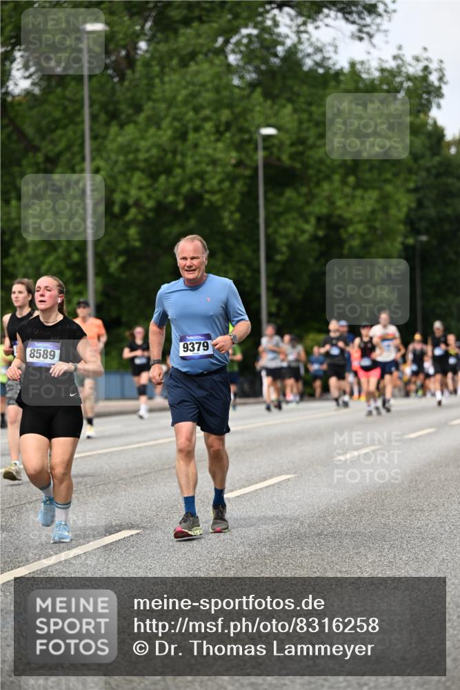 29.06.2025 - hella hamburg halbmarathon Dr. Thomas Lammeyer http://msf.ph/oto/8316258 29.06.2025 10:38:47 Kennedybrücke 2355, 2376, 2510, 2751, 2801, 3145, 3420, 3829, 4479, 4540, 4942, 5453, 5609, 6105, 6171, 6310, 6329, 6843, 7299, 7644, 8021, 8589, 8965, 9379, 9448, 9514, 10674, 11122, 11245 meine-sportfotos.de