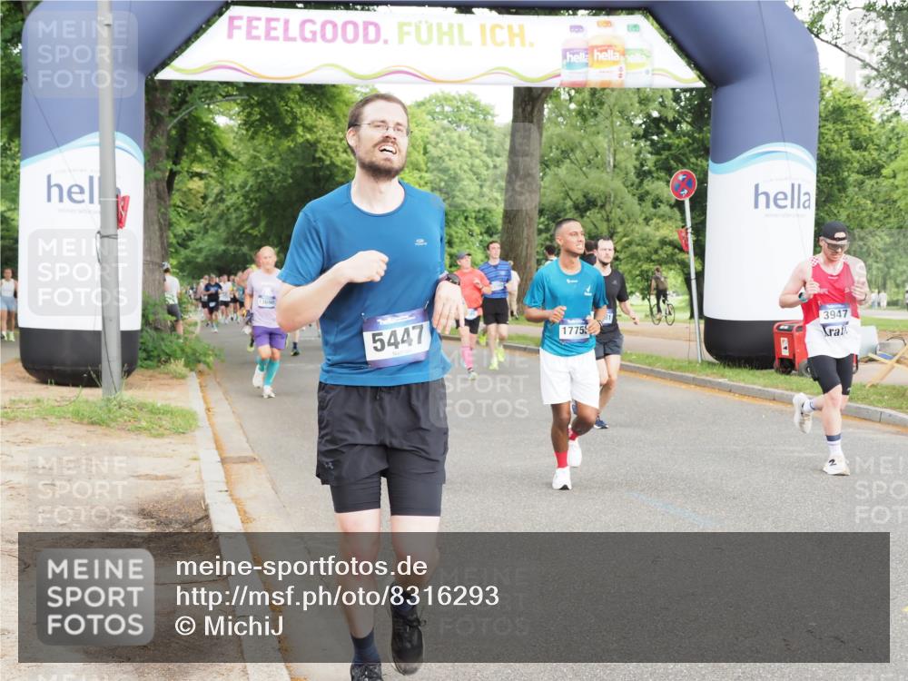 29.06.2025 - hella hamburg halbmarathon MichiJ http://msf.ph/oto/8316293 29.06.2025 10:36:37 Zwischen KM18-KM19 1320, 3947, 4933, 5447, 5705, 8302, 9126, 9638, 9661, 9924, 9965, 10053, 10750, 12035, 12840, 14257, 15981, 16000, 17753, 18350 meine-sportfotos.de