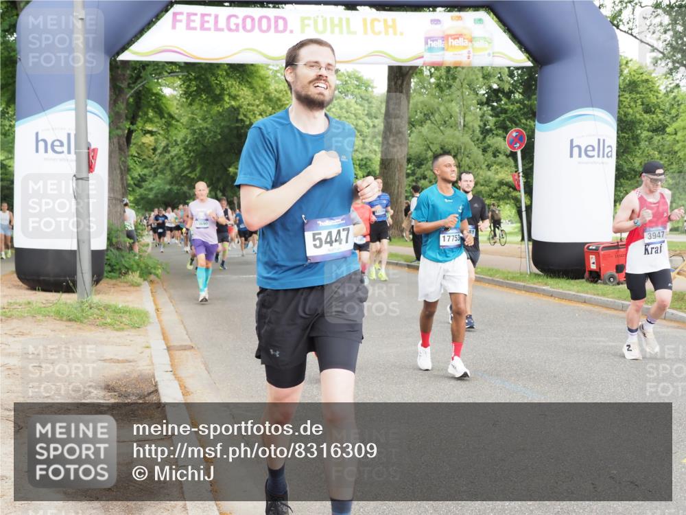 29.06.2025 - hella hamburg halbmarathon MichiJ http://msf.ph/oto/8316309 29.06.2025 10:36:37 Zwischen KM18-KM19 1320, 3947, 4933, 5447, 5705, 8302, 9126, 9638, 9661, 9924, 9965, 10053, 10750, 12035, 12840, 14257, 15981, 16000, 17753, 18350 meine-sportfotos.de