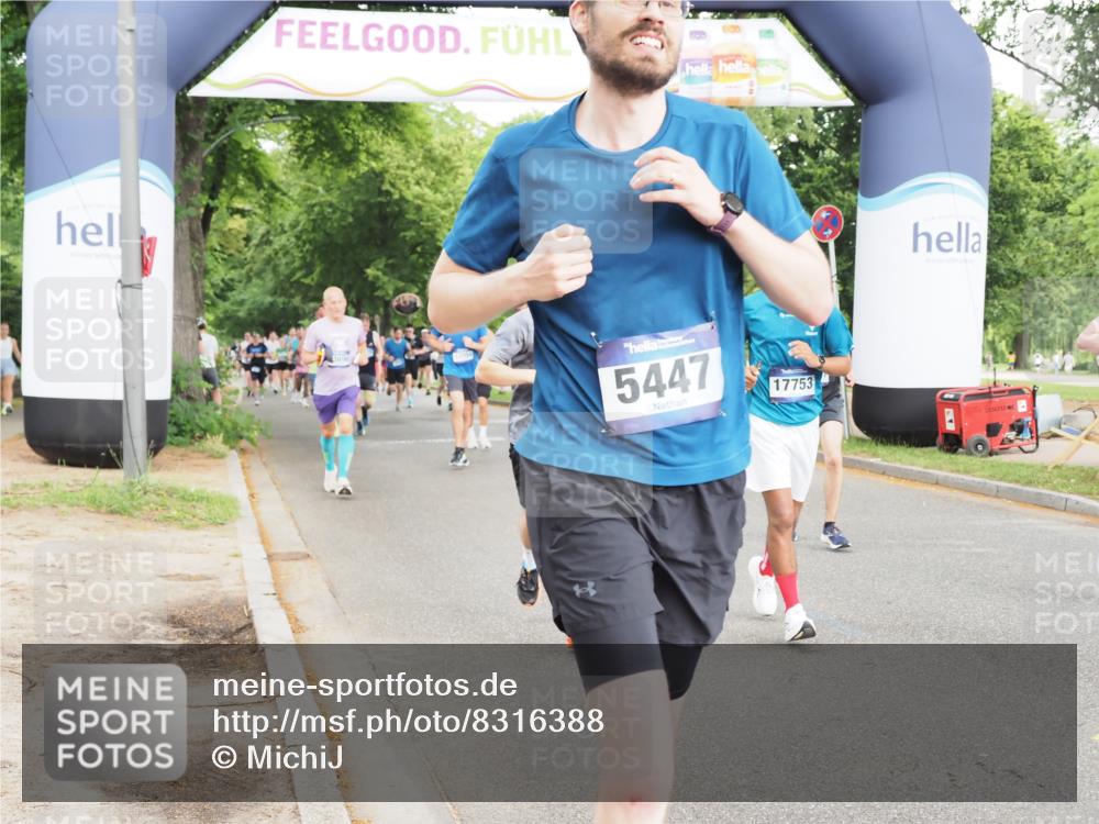29.06.2025 - hella hamburg halbmarathon MichiJ http://msf.ph/oto/8316388 29.06.2025 10:36:37 Zwischen KM18-KM19 1320, 3947, 4933, 5447, 5705, 8302, 9126, 9638, 9661, 9924, 9965, 10053, 10750, 12035, 12840, 14257, 15981, 16000, 17753, 18350 meine-sportfotos.de