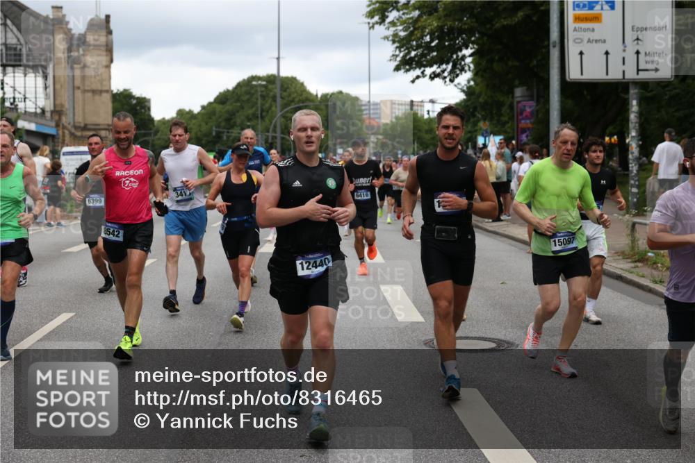 29.06.2025 - hella hamburg halbmarathon Yannick Fuchs http://msf.ph/oto/8316465 29.06.2025 10:50:47 20KM 1485, 1583, 1955, 2034, 2676, 3413, 3435, 3836, 4167, 4940, 5033, 5418, 5492, 6272, 6399, 6416, 6835, 7716, 8393, 8542, 8652, 8669, 8825, 9488, 9727, 9820, 9907, 9934, 10133, 10212, 11043, 11083, 11212, 11590, 11612, 12014, 12348, 12440, 12523, 12712, 13394, 13666, 13750, 13863, 14139, 14369, 14408, 14678, 15097, 15145, 15431, 15695, 15712, 15726, 16113, 16257, 16261, 16470, 16634, 17160, 17617, 17779, 17828, 18208, 18652, 18719, 18899, 19091, 19184 meine-sportfotos.de