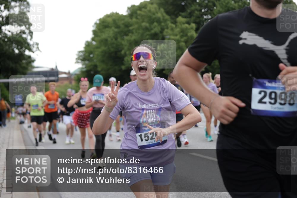 29.06.2025 - hella hamburg halbmarathon Jannik Wohlers http://msf.ph/oto/8316466 29.06.2025 10:38:51 Lombardsbrücke 1760, 1856, 1883, 2092, 2571, 2574, 2843, 2893, 2998, 3275, 3353, 3727, 4410, 4523, 4603, 4659, 4855, 4882, 6112, 6342, 6343, 6611, 7341, 7501, 7506, 7524, 7589, 7815, 8203, 8243, 8457, 9393, 9420, 9446, 9974, 9977, 10001, 10315, 10516, 10696, 10849, 11129, 11201, 11313, 11381, 11382, 11533, 11729, 12090, 12092, 12391, 12410, 12745, 13461, 13519, 14299, 14871, 14956, 15112, 15262, 15536, 15765, 16335, 16382, 16841, 16866, 16869, 16883, 16884, 17313, 17368, 17536 meine-sportfotos.de