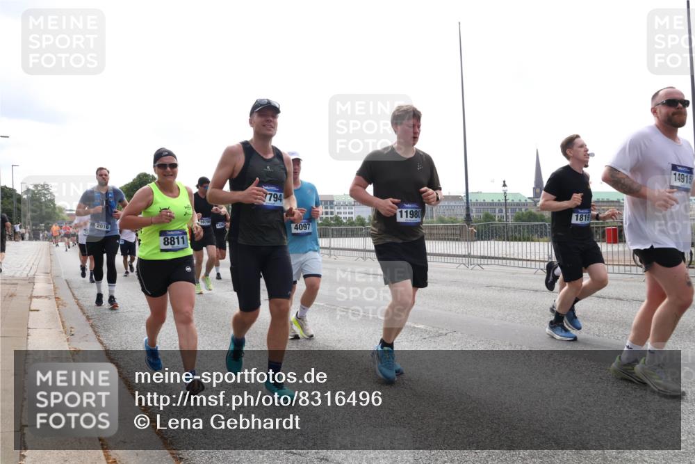 29.06.2025 - hella hamburg halbmarathon Lena Gebhardt http://msf.ph/oto/8316496 29.06.2025 10:37:27 Lombardsbrücke 2016, 8811, 10795, 1428, 794, 4097, 11980, 1819, 14915, 1022, 1276, 1337, 1339, 1475, 1488, 1490, 1597, 1819, 2016, 2031, 2072, 2104, 2199, 2272, 2480, 2486, 2640, 2853, 3127, 3230, 3633, 3714, 4097, 4347, 4733, 5146, 5171, 5186, 5224, 5538, 5560, 5640, 5786, 5790, 5875, 5940, 6172, 6243, 6584, 6804, 6821, 6955, 7085, 7124, 7202, 7235, 7350, 7544, 7707, 7777, 7823, 8007, 8257, 8258, 8315, 8758, 8811, 8843, 9054, 9055, 9524, 10506, 12123, 12254, 12472, 12824, 16680, 17798 meine-sportfotos.de
