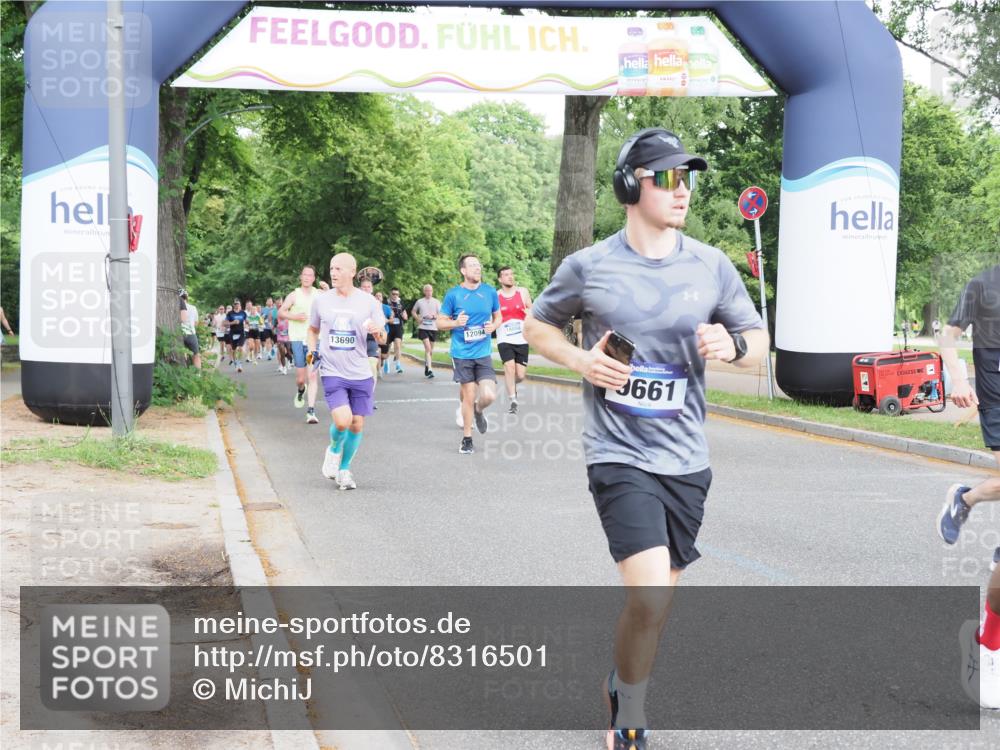 29.06.2025 - hella hamburg halbmarathon MichiJ http://msf.ph/oto/8316501 29.06.2025 10:36:38 Zwischen KM18-KM19 1086, 1320, 3947, 4933, 5447, 8302, 9661, 9924, 9965, 10053, 10750, 12035, 12094, 12840, 13269, 14257, 14990, 15981, 16000, 17753, 18350 meine-sportfotos.de