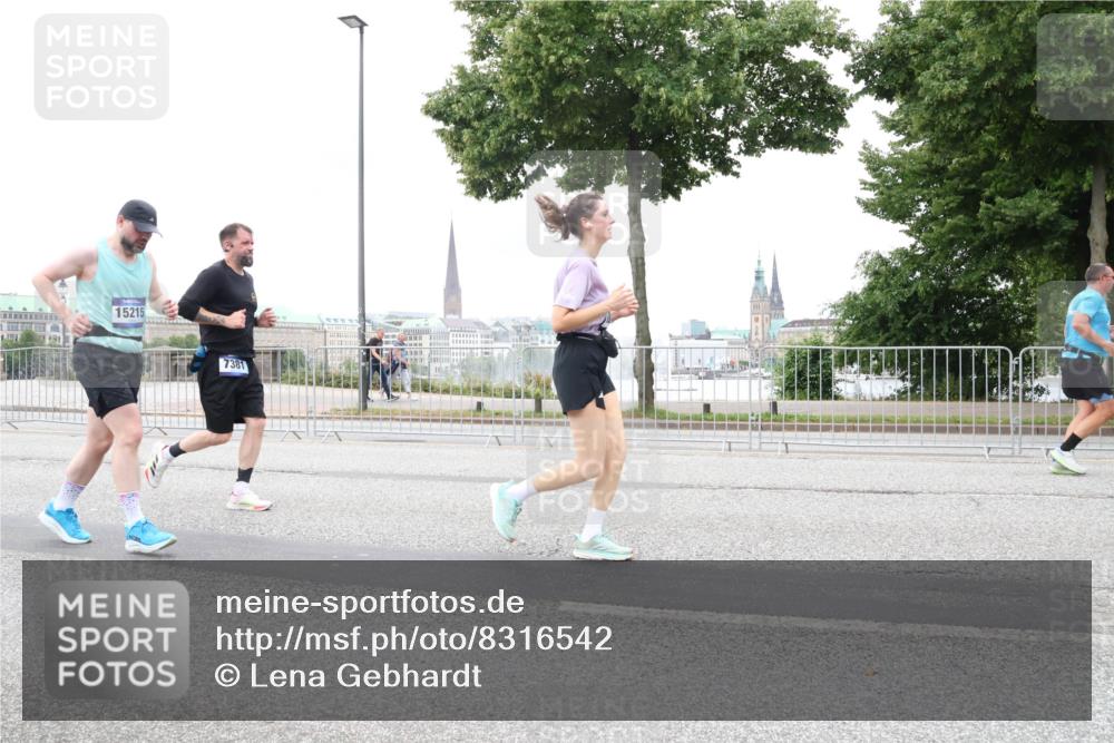 29.06.2025 - hella hamburg halbmarathon Lena Gebhardt http://msf.ph/oto/8316542 29.06.2025 10:56:56 Lombardsbrücke 15215, 7381, 1047, 1207, 2143, 2307, 2370, 2871, 2887, 2932, 2991, 3348, 3387, 3418, 3438, 3470, 3485, 3516, 3517, 3520, 3614, 3675, 3676, 3851, 3953, 4094, 4118, 4241, 4485, 4568, 4569, 4611, 4773, 4998, 5057, 5237, 5438, 5589, 5639, 5911, 5944, 6053, 6284, 6348, 6349, 6832, 6981, 7307, 7381, 7416, 7417, 7592, 7964, 8039, 8108, 8150, 8197, 8224, 8546, 8606, 8679, 8939, 8943, 9172, 9210, 9298, 9299, 9910, 10555, 10569, 10571 meine-sportfotos.de
