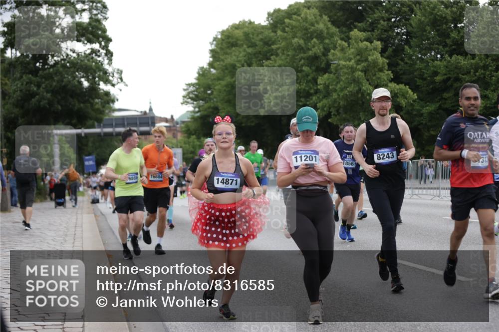 29.06.2025 - hella hamburg halbmarathon Jannik Wohlers http://msf.ph/oto/8316585 29.06.2025 10:38:53 Lombardsbrücke 1760, 1856, 1883, 2092, 2571, 2574, 2843, 2893, 2998, 3275, 3353, 3727, 4523, 4603, 4659, 4855, 4882, 6342, 6343, 6611, 6748, 7341, 7501, 7506, 7524, 7589, 7684, 7815, 8203, 8243, 8457, 9393, 9420, 9446, 10001, 10315, 10512, 10516, 10696, 10849, 10888, 11129, 11201, 11313, 11381, 11382, 11533, 11729, 12090, 12092, 12391, 12410, 12745, 13461, 13519, 14114, 14299, 14871, 14956, 15112, 15262, 15536, 15765, 16382, 16841, 16866, 16869, 16883, 16884, 17313, 17368, 17536 meine-sportfotos.de