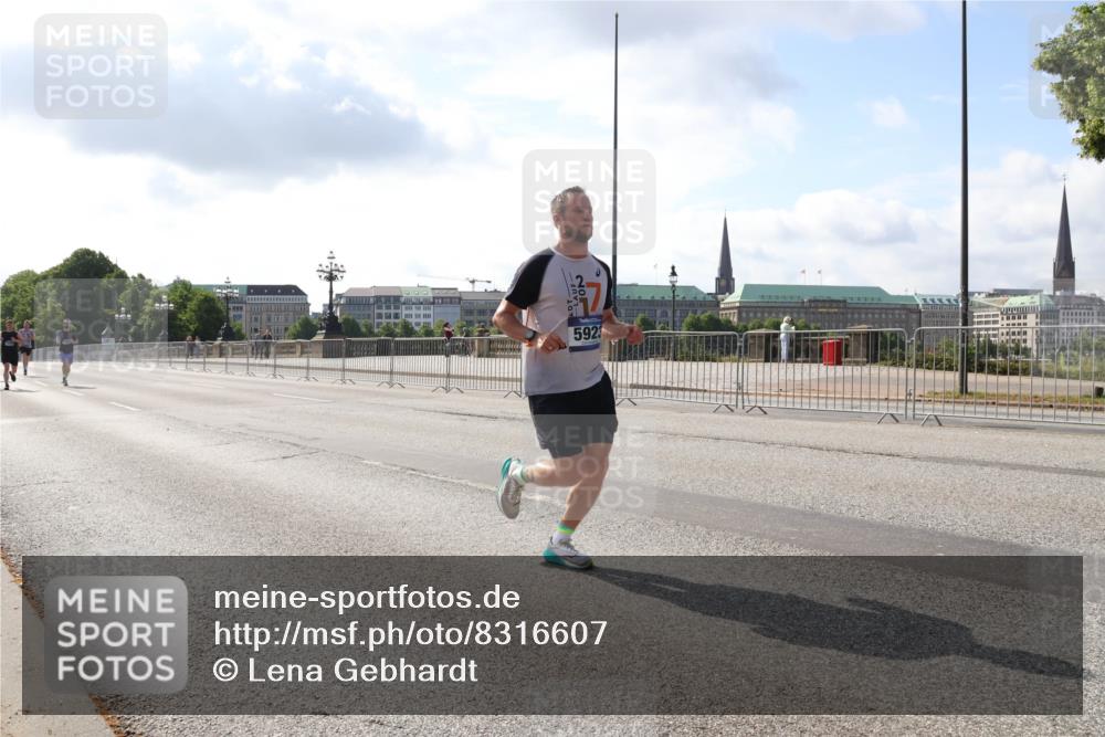 29.06.2025 - hella hamburg halbmarathon Lena Gebhardt http://msf.ph/oto/8316607 29.06.2025 09:47:37 Lombardsbrücke 20, 5923, 1002, 1164, 1217, 1407, 1910, 1959, 2121, 2196, 2228, 2296, 2404, 2563, 2774, 2836, 2851, 3783, 3790, 3935, 4246, 4740, 5092, 5923, 5961, 6032, 6305, 6473, 6915, 7831, 7972, 8084, 8366, 8395, 8901, 9171, 9376, 9508, 10771, 10968, 11019, 11370, 11559, 11806, 12137, 12462, 12704, 12751, 13029, 13419, 13514, 13798, 13972, 14459, 14601, 14952, 15965, 16123, 16964, 17154, 18419 meine-sportfotos.de
