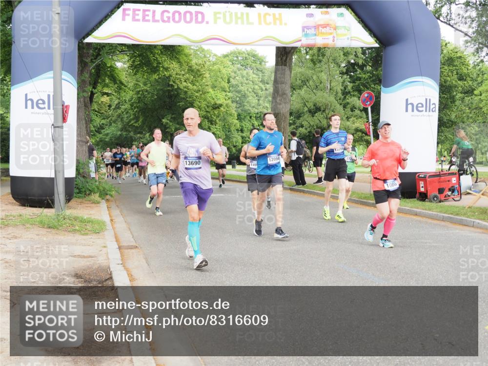 29.06.2025 - hella hamburg halbmarathon MichiJ http://msf.ph/oto/8316609 29.06.2025 10:36:39 Zwischen KM18-KM19 1086, 1320, 1342, 3947, 4933, 5447, 8302, 9661, 9924, 9965, 10750, 12035, 12094, 12840, 13269, 13690, 14257, 14990, 15981, 16000, 17753, 18058, 18350 meine-sportfotos.de