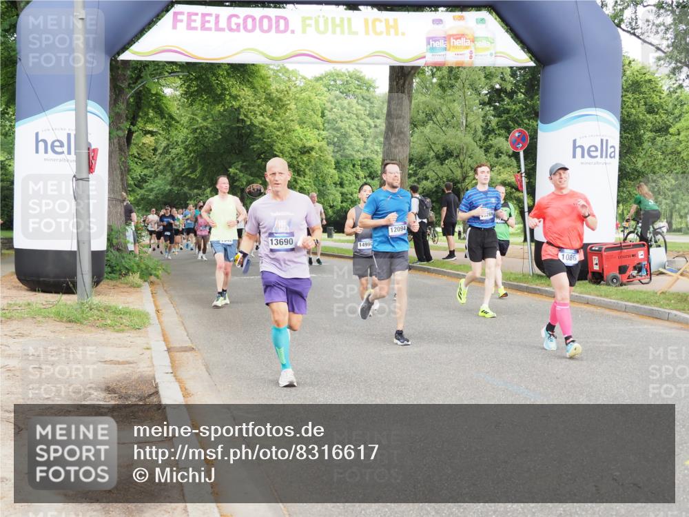 29.06.2025 - hella hamburg halbmarathon MichiJ http://msf.ph/oto/8316617 29.06.2025 10:36:39 Zwischen KM18-KM19 1086, 1320, 1342, 3947, 4933, 5447, 8302, 9661, 9924, 9965, 10750, 12035, 12094, 12840, 13269, 13690, 14257, 14990, 15981, 16000, 17753, 18058, 18350 meine-sportfotos.de