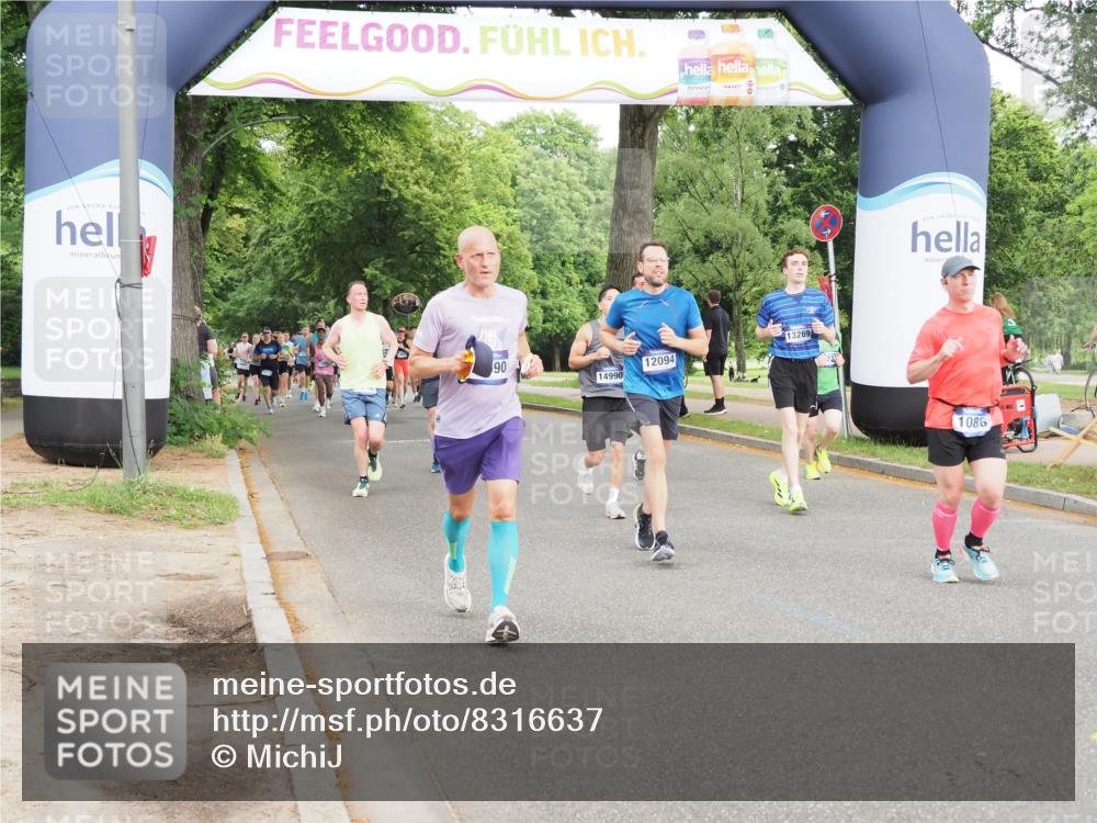 29.06.2025 - hella hamburg halbmarathon MichiJ http://msf.ph/oto/8316637 29.06.2025 10:36:39 Zwischen KM18-KM19 1086, 1320, 1342, 3947, 4933, 5447, 8302, 9661, 9924, 9965, 10750, 12035, 12094, 12840, 13269, 13690, 14257, 14990, 15981, 16000, 17753, 18058, 18350 meine-sportfotos.de