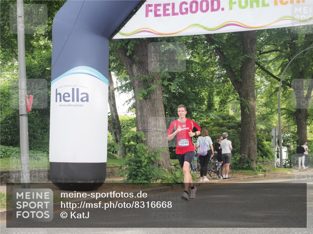 29.06.2025 - hella hamburg halbmarathon KatJ http://msf.ph/oto/8316668 29.06.2025 10:15:53 Zwischen KM18-KM19 2483 meine-sportfotos.de