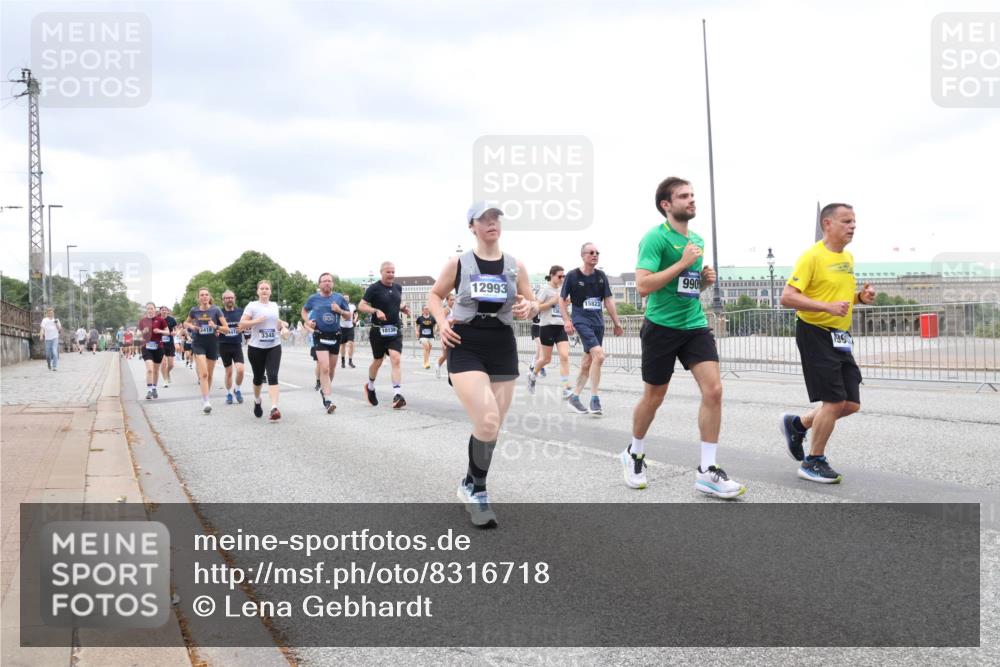 29.06.2025 - hella hamburg halbmarathon Lena Gebhardt http://msf.ph/oto/8316718 29.06.2025 10:56:57 Lombardsbrücke 10138, 3418, 47, 3348, 12993, 15823, 990, 99, 1047, 1207, 2143, 2307, 2370, 2871, 2887, 2932, 2991, 3348, 3387, 3418, 3438, 3470, 3485, 3516, 3517, 3520, 3614, 3675, 3676, 3851, 4094, 4118, 4241, 4485, 4568, 4569, 4611, 4773, 4998, 5057, 5237, 5438, 5589, 5639, 5911, 5944, 6053, 6284, 6348, 6349, 6832, 6981, 7307, 7381, 7416, 7417, 7592, 7787, 7964, 8039, 8108, 8150, 8197, 8224, 8546, 8606, 8679, 8939, 8943, 9172, 9210, 9298, 9299, 9910, 10555, 10569, 10571 meine-sportfotos.de