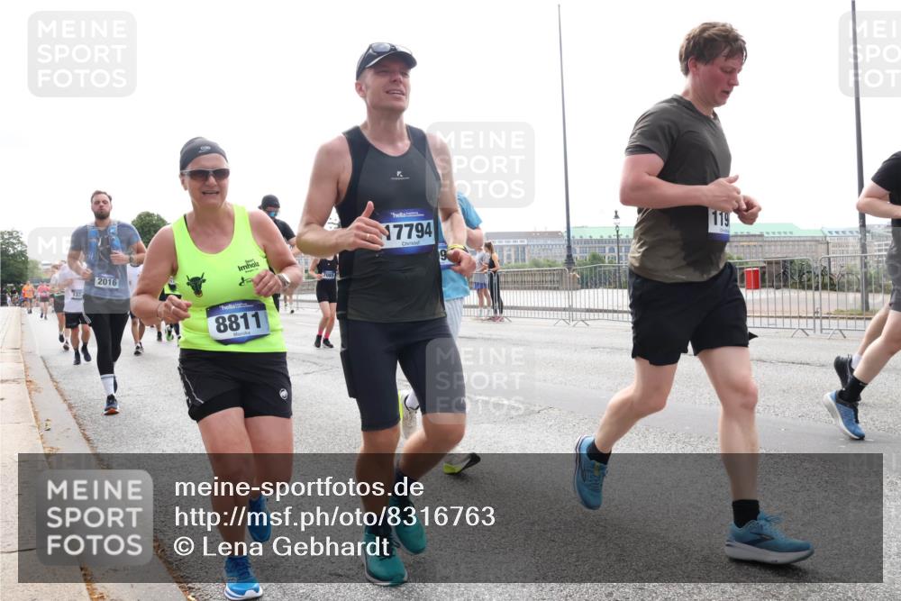 29.06.2025 - hella hamburg halbmarathon Lena Gebhardt http://msf.ph/oto/8316763 29.06.2025 10:37:27 Lombardsbrücke 2016, 8811, 17794, 9, 119, 1022, 1276, 1337, 1339, 1475, 1488, 1490, 1597, 1819, 2016, 2031, 2072, 2104, 2199, 2272, 2480, 2486, 2640, 2853, 3127, 3230, 3633, 3714, 4097, 4347, 4733, 5146, 5171, 5186, 5224, 5538, 5560, 5640, 5786, 5790, 5875, 5940, 6172, 6243, 6584, 6804, 6821, 6955, 7085, 7124, 7202, 7235, 7350, 7544, 7707, 7777, 7823, 8007, 8257, 8258, 8315, 8758, 8811, 8843, 9054, 9055, 9524, 10506, 12123, 12254, 12472, 12824, 16680, 17798 meine-sportfotos.de