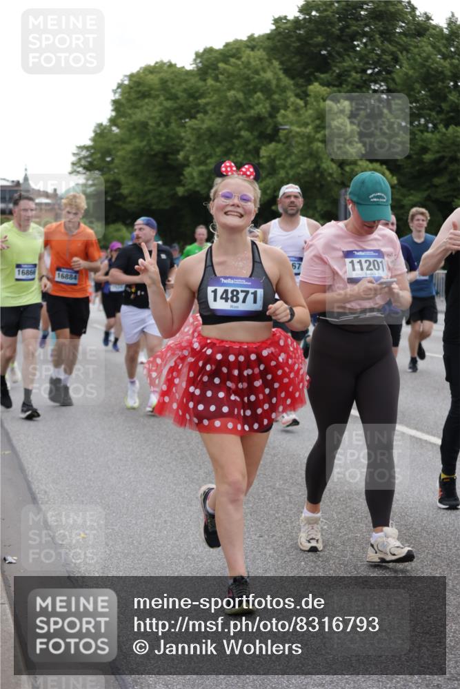 29.06.2025 - hella hamburg halbmarathon Jannik Wohlers http://msf.ph/oto/8316793 29.06.2025 10:38:54 Lombardsbrücke 1760, 1856, 1883, 2092, 2571, 2574, 2843, 2893, 2998, 3275, 3353, 3727, 4523, 4603, 4659, 4855, 4882, 6342, 6343, 6611, 6748, 7341, 7501, 7506, 7524, 7589, 7684, 7815, 8203, 8243, 8457, 9393, 9420, 9446, 10001, 10315, 10512, 10516, 10696, 10849, 10888, 11129, 11201, 11313, 11381, 11382, 11533, 11729, 12090, 12092, 12217, 12391, 12745, 13461, 13519, 14114, 14299, 14871, 14956, 15112, 15262, 15433, 15536, 15765, 16382, 16866, 16869, 16883, 16884, 17313, 17368, 17536 meine-sportfotos.de
