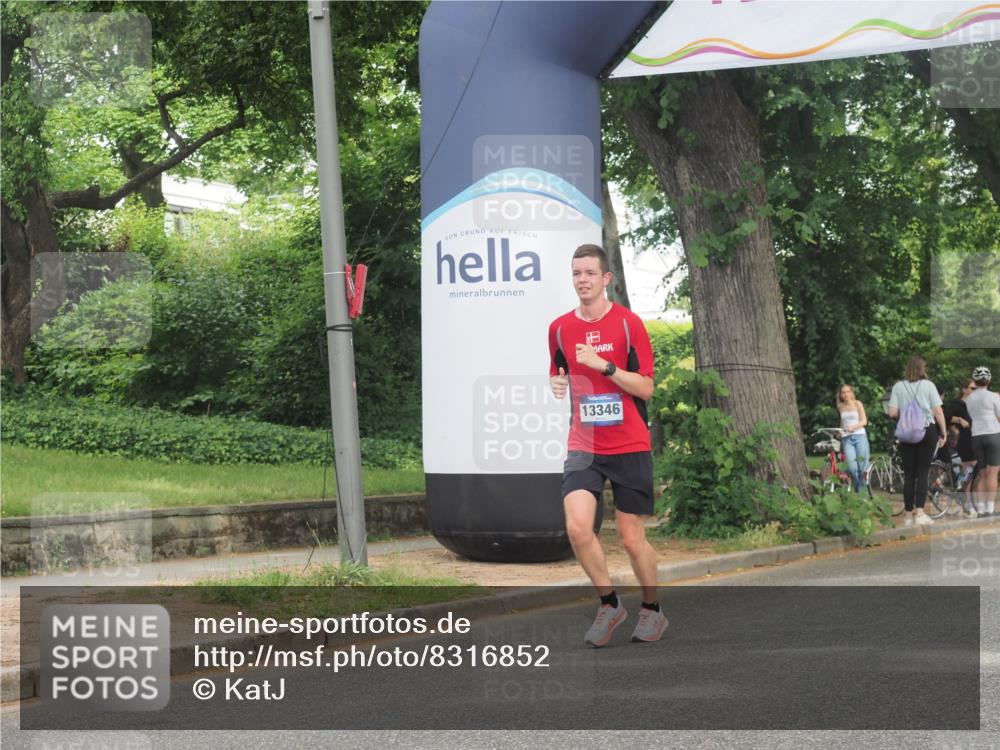 29.06.2025 - hella hamburg halbmarathon KatJ http://msf.ph/oto/8316852 29.06.2025 10:15:53 Zwischen KM18-KM19 2483 meine-sportfotos.de