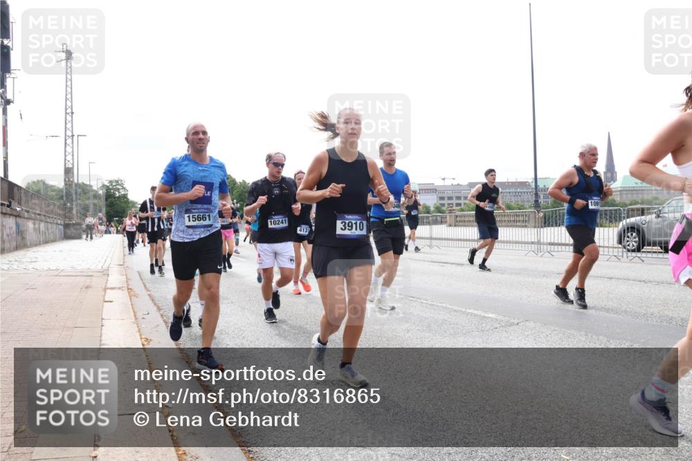 29.06.2025 - hella hamburg halbmarathon Lena Gebhardt http://msf.ph/oto/8316865 29.06.2025 10:22:29 Lombardsbrücke 15661, 10241, 4131, 3910, 1091, 1003, 1187, 1419, 1598, 1963, 2009, 2022, 2063, 2294, 2351, 2479, 2514, 2744, 2886, 3003, 3050, 3108, 3172, 3430, 3457, 3458, 3511, 3600, 3601, 3768, 3910, 3946, 4113, 4114, 4131, 4366, 4556, 4559, 4829, 4969, 4970, 5079, 5223, 5343, 5798, 5838, 6030, 6048, 6049, 6303, 6307, 6347, 6820, 6826, 6881, 6899, 6977, 7097, 7188, 7190, 7276, 7529, 7794, 7925, 8355, 8431, 8511, 8855, 8860, 8884, 8931, 8954, 9256, 10826, 14801 meine-sportfotos.de