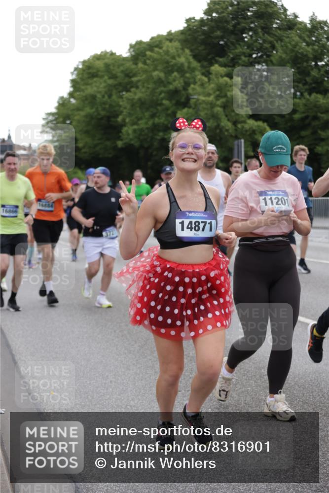29.06.2025 - hella hamburg halbmarathon Jannik Wohlers http://msf.ph/oto/8316901 29.06.2025 10:38:54 Lombardsbrücke 1760, 1856, 1883, 2092, 2571, 2574, 2843, 2893, 2998, 3275, 3353, 3727, 4523, 4603, 4659, 4855, 4882, 6342, 6343, 6611, 6748, 7341, 7501, 7506, 7524, 7589, 7684, 7815, 8203, 8243, 8457, 9393, 9420, 9446, 10001, 10315, 10512, 10516, 10696, 10849, 10888, 11129, 11201, 11313, 11381, 11382, 11533, 11729, 12090, 12092, 12217, 12391, 12745, 13461, 13519, 14114, 14299, 14871, 14956, 15112, 15262, 15433, 15536, 15765, 16382, 16866, 16869, 16883, 16884, 17313, 17368, 17536 meine-sportfotos.de