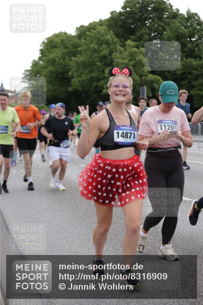 29.06.2025 - hella hamburg halbmarathon Jannik Wohlers http://msf.ph/oto/8316909 29.06.2025 10:38:54 Lombardsbrücke 1760, 1856, 1883, 2092, 2571, 2574, 2843, 2893, 2998, 3275, 3353, 3727, 4523, 4603, 4659, 4855, 4882, 6342, 6343, 6611, 6748, 7341, 7501, 7506, 7524, 7589, 7684, 7815, 8203, 8243, 8457, 9393, 9420, 9446, 10001, 10315, 10512, 10516, 10696, 10849, 10888, 11129, 11201, 11313, 11381, 11382, 11533, 11729, 12090, 12092, 12217, 12391, 12745, 13461, 13519, 14114, 14299, 14871, 14956, 15112, 15262, 15433, 15536, 15765, 16382, 16866, 16869, 16883, 16884, 17313, 17368, 17536 meine-sportfotos.de
