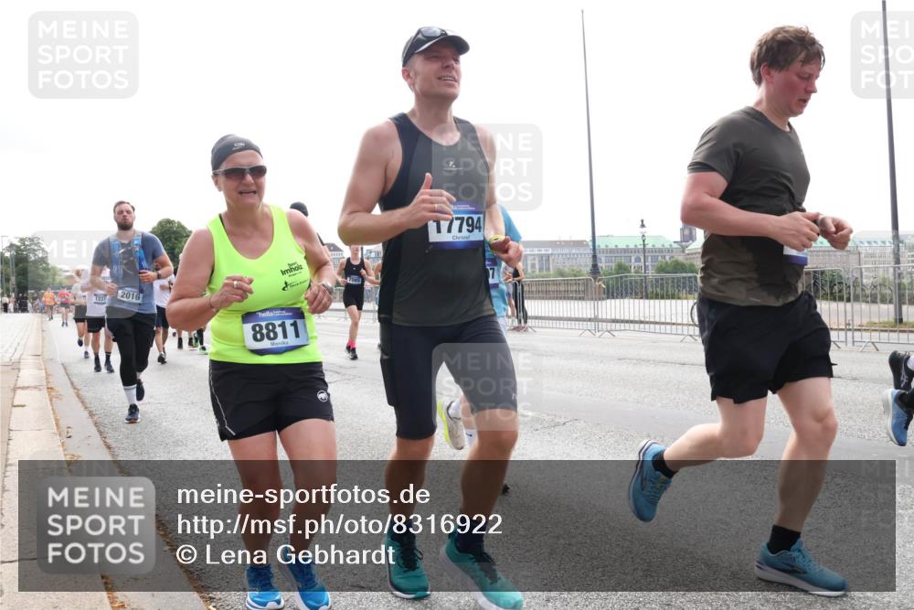 29.06.2025 - hella hamburg halbmarathon Lena Gebhardt http://msf.ph/oto/8316922 29.06.2025 10:37:27 Lombardsbrücke 2016, 1337, 8811, 7085, 17794, 1022, 1276, 1337, 1339, 1475, 1488, 1490, 1597, 1819, 2016, 2031, 2072, 2104, 2199, 2272, 2480, 2486, 2640, 2853, 3127, 3230, 3633, 3714, 4097, 4347, 4733, 5146, 5171, 5186, 5224, 5538, 5560, 5640, 5786, 5790, 5875, 5940, 6172, 6243, 6584, 6804, 6821, 6955, 7085, 7124, 7202, 7235, 7350, 7544, 7707, 7777, 7823, 8007, 8257, 8258, 8315, 8758, 8811, 8843, 9054, 9055, 9524, 10506, 12123, 12254, 12472, 12824, 16680, 17798 meine-sportfotos.de