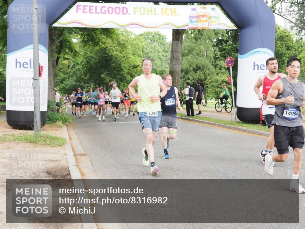 29.06.2025 - hella hamburg halbmarathon MichiJ http://msf.ph/oto/8316982 29.06.2025 10:36:42 Zwischen KM18-KM19 1086, 1342, 3947, 5447, 9661, 9723, 10184, 12094, 13269, 13690, 14990, 15981, 17173, 18058 meine-sportfotos.de