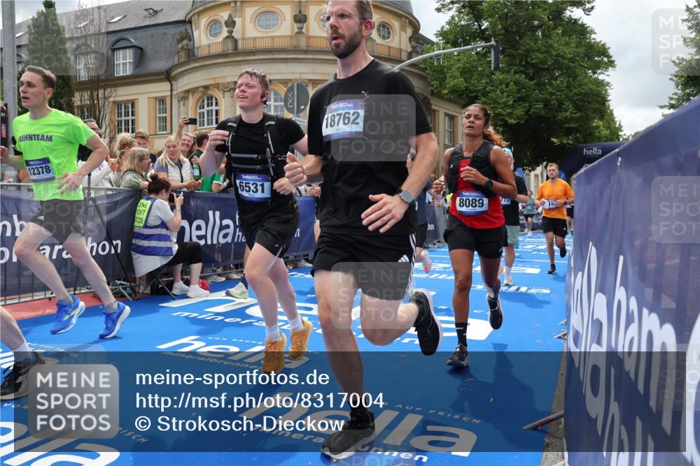29.06.2025 - hella hamburg halbmarathon Strokosch-Dieckow http://msf.ph/oto/8317004 29.06.2025 10:58:02 Ziel 1200, 1563, 1611, 2025, 2907, 3093, 3141, 3575, 4319, 4579, 6531, 6892, 7159, 7189, 8089, 10036, 10408, 11832, 12378, 12773, 13465, 13666, 14881, 15090, 15125, 15189, 15527, 18762 meine-sportfotos.de