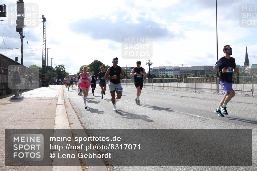 29.06.2025 - hella hamburg halbmarathon Lena Gebhardt http://msf.ph/oto/8317071 29.06.2025 09:47:43 Lombardsbrücke 10968, 2296, 8901, 18689, 8687, 1002, 1164, 1217, 1407, 1562, 1910, 1959, 2121, 2196, 2228, 2296, 2404, 2774, 2851, 3783, 4246, 4602, 4740, 5092, 5923, 5961, 6473, 6915, 7972, 8084, 8366, 8395, 8901, 9171, 9178, 9508, 9944, 10384, 10968, 11019, 11559, 11745, 11806, 12137, 12462, 12704, 12751, 12865, 13029, 13419, 13514, 13798, 13972, 14459, 14601, 14934, 14952, 15261, 15965, 16123, 16964, 17154, 18419 meine-sportfotos.de