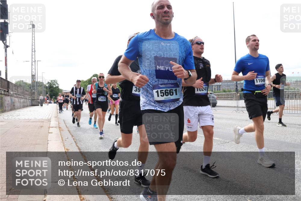 29.06.2025 - hella hamburg halbmarathon Lena Gebhardt http://msf.ph/oto/8317075 29.06.2025 10:22:30 Lombardsbrücke 39, 7291, 1424, 18611, 13820, 15661, 241, 11046, 1003, 1187, 1419, 1598, 1963, 2009, 2022, 2063, 2294, 2351, 2479, 2514, 2744, 2766, 2886, 3003, 3050, 3108, 3172, 3430, 3457, 3458, 3511, 3600, 3601, 3768, 3910, 3946, 4113, 4114, 4131, 4366, 4556, 4559, 4829, 4969, 4970, 5079, 5223, 5343, 5798, 5838, 6030, 6048, 6049, 6303, 6307, 6347, 6820, 6826, 6881, 6899, 6977, 7097, 7188, 7190, 7276, 7529, 7794, 7925, 8355, 8431, 8511, 8855, 8860, 8884, 8931, 8954, 9256, 10826, 14801 meine-sportfotos.de