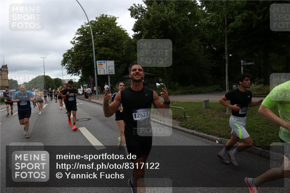 29.06.2025 - hella hamburg halbmarathon Yannick Fuchs http://msf.ph/oto/8317122 29.06.2025 10:50:49 20KM 1485, 1583, 1955, 2034, 2282, 2417, 2676, 3413, 3435, 3836, 4167, 4940, 5033, 5418, 5492, 6272, 6399, 6416, 6835, 7716, 8393, 8542, 8652, 8669, 8825, 9488, 9577, 9727, 9820, 9907, 9934, 10133, 10212, 11043, 11083, 11212, 11590, 11612, 12014, 12348, 12440, 12523, 13394, 13666, 13750, 13863, 14139, 14369, 14678, 15097, 15145, 15431, 15695, 15712, 15726, 16113, 16257, 16261, 16470, 16634, 16830, 16909, 17160, 17617, 17779, 17828, 18208, 18652, 18719, 19091, 19184 meine-sportfotos.de