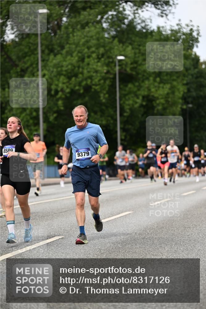 29.06.2025 - hella hamburg halbmarathon Dr. Thomas Lammeyer http://msf.ph/oto/8317126 29.06.2025 10:38:47 Kennedybrücke 2355, 2376, 2510, 2751, 2801, 3145, 3420, 3829, 4479, 4540, 4942, 5453, 5609, 6105, 6171, 6310, 6329, 6843, 7299, 7644, 8021, 8589, 8965, 9379, 9448, 9514, 10674, 11122, 11245 meine-sportfotos.de