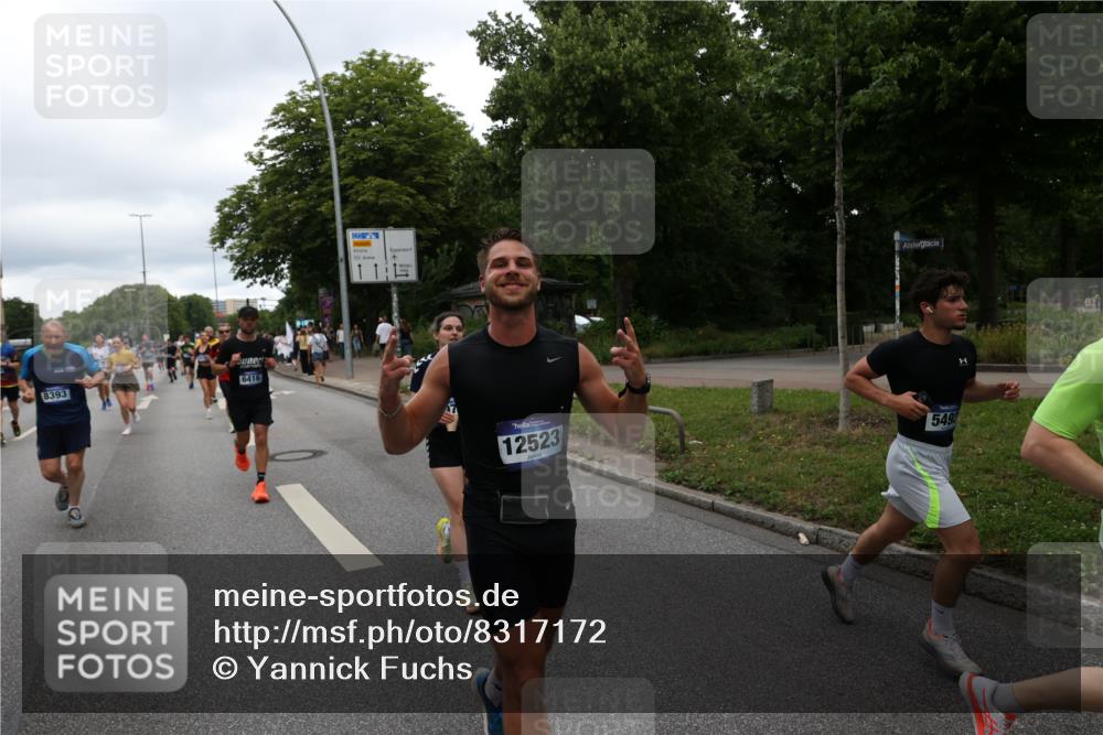 29.06.2025 - hella hamburg halbmarathon Yannick Fuchs http://msf.ph/oto/8317172 29.06.2025 10:50:49 20KM 1485, 1583, 1955, 2034, 2282, 2417, 2676, 3413, 3435, 3836, 4167, 4940, 5033, 5418, 5492, 6272, 6399, 6416, 6835, 7716, 8393, 8542, 8652, 8669, 8825, 9488, 9577, 9727, 9820, 9907, 9934, 10133, 10212, 11043, 11083, 11212, 11590, 11612, 12014, 12348, 12440, 12523, 13394, 13666, 13750, 13863, 14139, 14369, 14678, 15097, 15145, 15431, 15695, 15712, 15726, 16113, 16257, 16261, 16470, 16634, 16830, 16909, 17160, 17617, 17779, 17828, 18208, 18652, 18719, 19091, 19184 meine-sportfotos.de