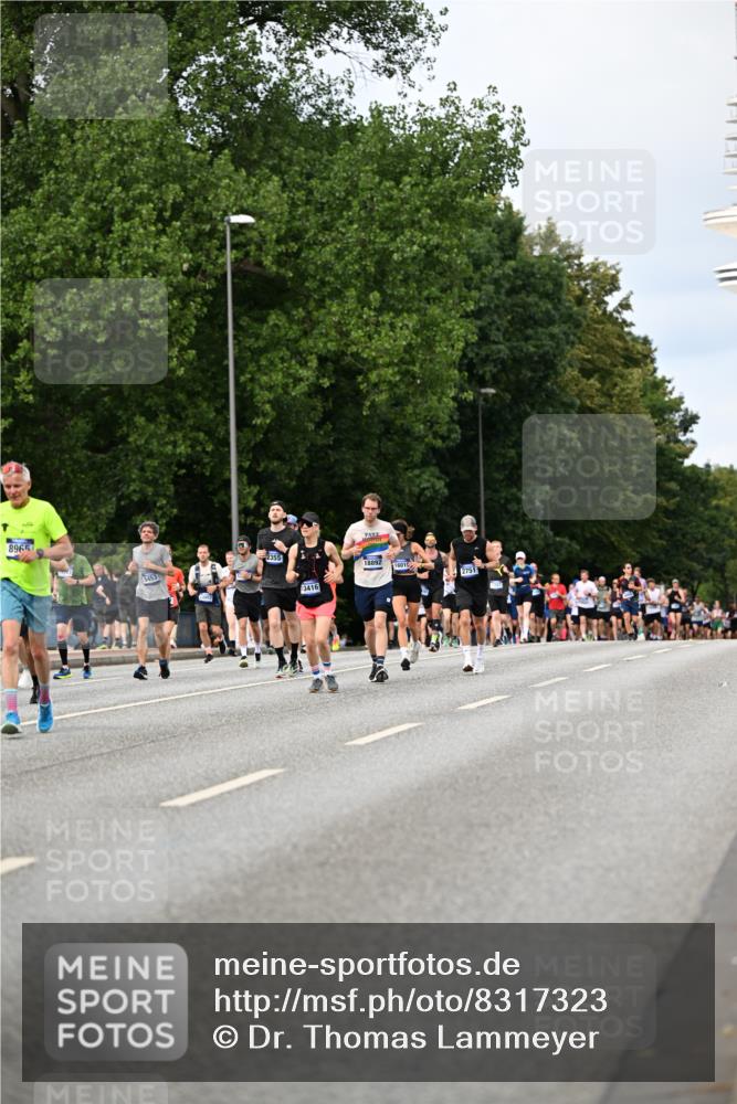 29.06.2025 - hella hamburg halbmarathon Dr. Thomas Lammeyer http://msf.ph/oto/8317323 29.06.2025 10:38:49 Kennedybrücke 2355, 2376, 2751, 2801, 3145, 3420, 3829, 4479, 4540, 5453, 5609, 6105, 6171, 6310, 6329, 6843, 7299, 7644, 8021, 8589, 8965, 9379, 9448, 9514, 10674, 11245 meine-sportfotos.de