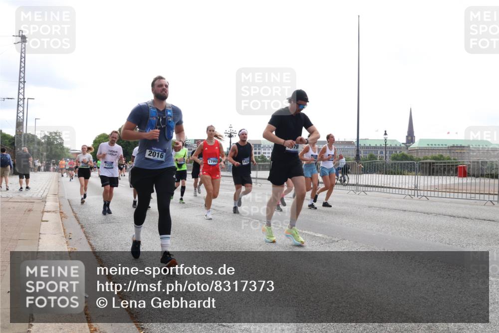 29.06.2025 - hella hamburg halbmarathon Lena Gebhardt http://msf.ph/oto/8317373 29.06.2025 10:37:28 Lombardsbrücke 1337, 79, 2016, 17965, 1426, 1022, 1276, 1337, 1475, 1488, 1490, 1597, 1819, 2016, 2031, 2072, 2104, 2199, 2272, 2480, 2486, 2640, 2853, 3127, 3230, 3633, 3714, 4097, 4347, 4733, 5146, 5171, 5186, 5224, 5522, 5538, 5560, 5640, 5786, 5790, 5875, 5940, 6172, 6243, 6584, 6804, 6821, 6955, 7085, 7124, 7202, 7235, 7350, 7544, 7707, 7777, 7823, 8007, 8257, 8258, 8315, 8811, 8843, 9054, 9055, 9524, 9895, 10506, 12123, 12254, 12472, 12824, 16680, 17798 meine-sportfotos.de