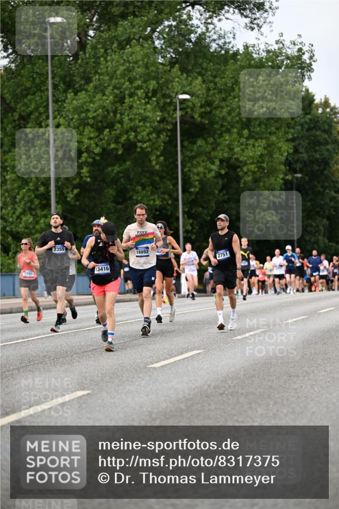 29.06.2025 - hella hamburg halbmarathon Dr. Thomas Lammeyer http://msf.ph/oto/8317375 29.06.2025 10:38:53 Kennedybrücke 2355, 2376, 2751, 2801, 3130, 3420, 4540, 5453, 5609, 6105, 6171, 6310, 6329, 6843, 7299, 7644, 8021, 8589, 8965, 9379, 9448, 10674, 11245 meine-sportfotos.de
