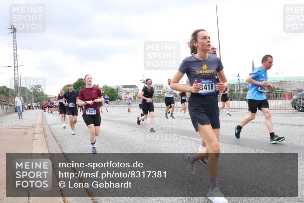 29.06.2025 - hella hamburg halbmarathon Lena Gebhardt http://msf.ph/oto/8317381 29.06.2025 10:57:01 Lombardsbrücke 9404, 13273, 418, 5589, 1207, 2143, 2307, 2370, 2871, 2887, 2932, 2991, 3195, 3348, 3387, 3418, 3438, 3470, 3485, 3516, 3517, 3520, 3614, 3723, 3851, 4086, 4094, 4106, 4118, 4241, 4485, 4568, 4569, 4611, 4773, 4998, 5057, 5316, 5438, 5589, 5639, 5911, 5944, 6053, 6284, 6348, 6349, 6832, 6981, 7381, 7416, 7417, 7592, 7787, 7964, 8039, 8150, 8197, 8224, 8546, 8679, 8851, 8853, 8939, 8943, 9110, 9172, 9210, 9298, 9299, 9910, 10571 meine-sportfotos.de