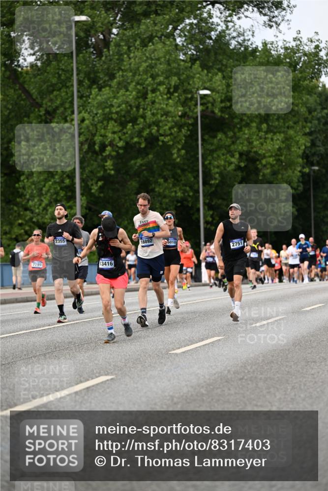 29.06.2025 - hella hamburg halbmarathon Dr. Thomas Lammeyer http://msf.ph/oto/8317403 29.06.2025 10:38:54 Kennedybrücke 2355, 2376, 2751, 2801, 3130, 3420, 4884, 5453, 5609, 6105, 6171, 6310, 6329, 6843, 7299, 8021, 8369, 8589, 8965, 9379, 9448, 10674, 11245 meine-sportfotos.de